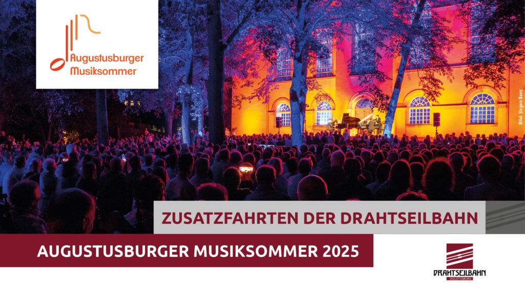 Konzertbesucher bei einem Nachtkonzert des Augustusburger Musiksommers